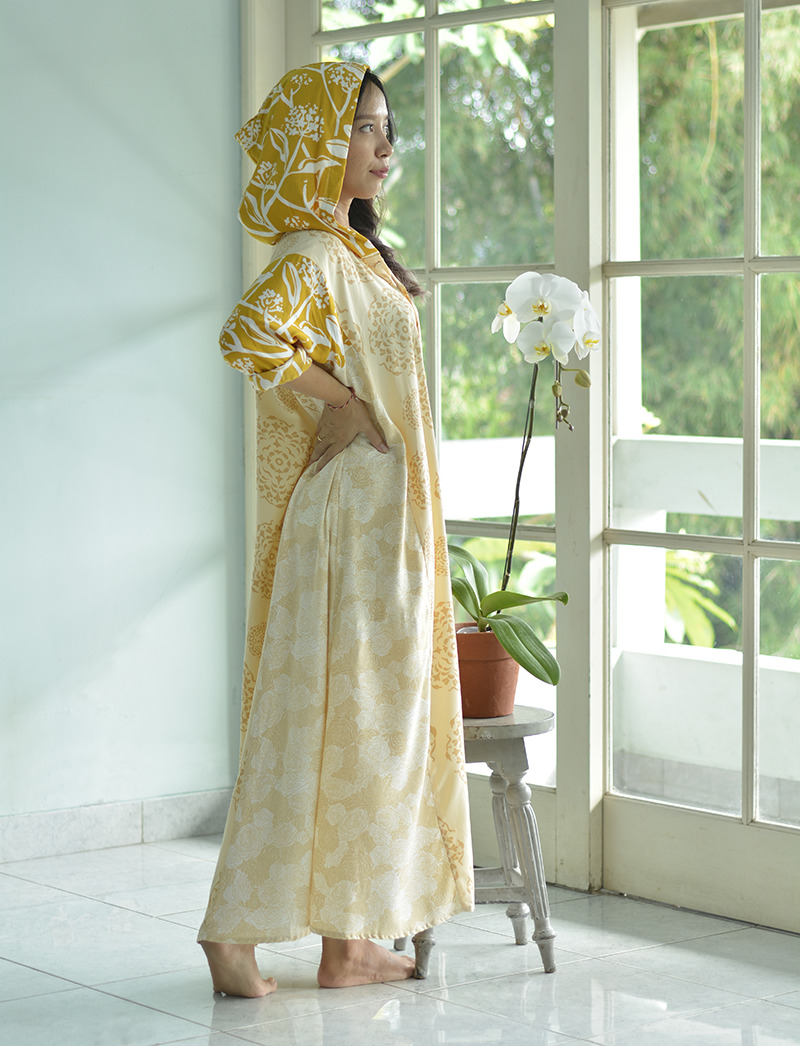 Light Hooded Caftan